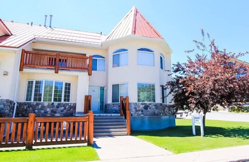 Fernie House | 6 BDR | 360 Views ! | A/C | Sauna