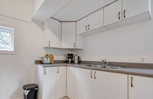 Hull Apartment | 77 rue scott updated · Cheerful Loft in Gatineau