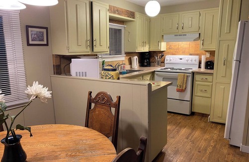Golden House | 900 sq. ft. mobile home close to Golden, B.C., close to national parks, ski hill
