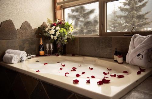 Eagle Terrace Hotel | A Bear and Bison Country Inn