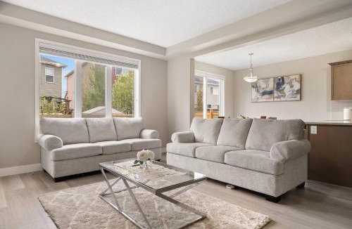 Airdrie House | A beautiful home in Airdrie