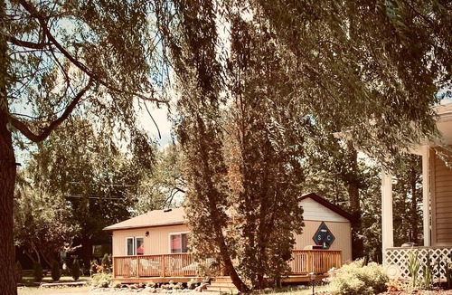 Pleasant Point Cottage | A charming 2 bedroom cottage offering protected boat mooring.