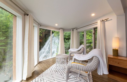 Baie-St-Paul House | A charming little waterfall to go with the spa