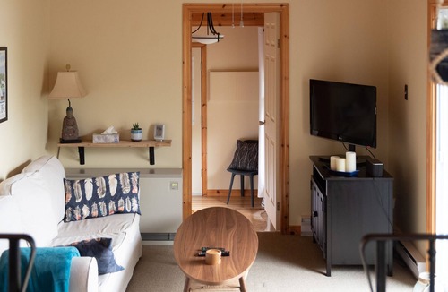 Chester Cottage | A Chester Lakeside Retreat