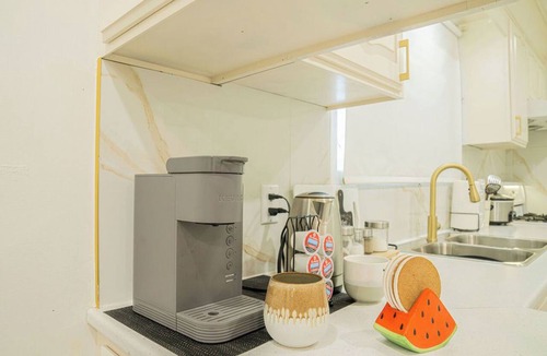 Silvertown House | A cozy bunglow in Naigara Falls!
