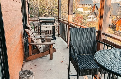 Saint-Philemon Condo | A cozy condo just a stone's throw from the ski slopes, perfect for the great outdoors.