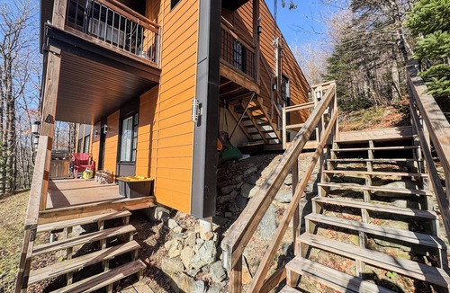 Saint-Philemon Condo | A cozy condo just a stone's throw from the ski slopes, perfect for the great outdoors.