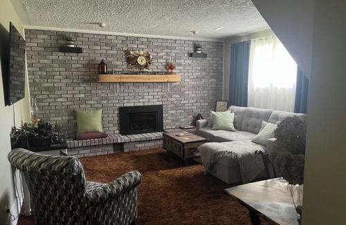 Tillsonburg Apartment | A Generational home that feels like Your home away from home.
