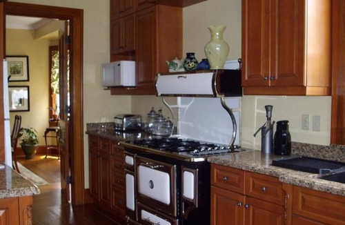 Niagara-on-the-Lake Bed & Breakfast | A La Gallarie Bed and Breakfast