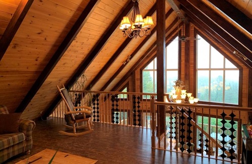 Saint-Joseph-de-la-Rive House | A log cabin perfect for relaxing