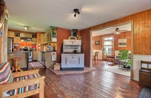 Saint Ferreol les Neiges Ski Chalet | Accueillant chalet entre village et montagnes (Mont-Sainte-Anne)