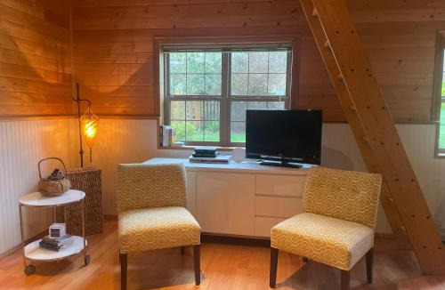 Otter Point Apartment | Acre By the Sea Guest Suite