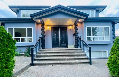 New Westminster Apartment | ADM House