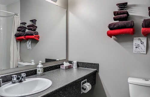 Martensville Hotel | Adobe Inn