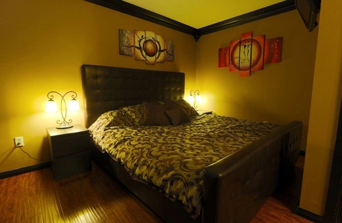 Hastings Highlands Cabin | Adults Only Resort on Private Lake Perfect for Couples Getaway Close to Bancroft and Algonquin Park, Ontario, Canada