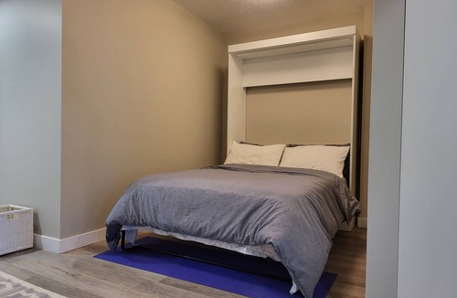 Southeast Calgary House | Affordable Suite close to Parks