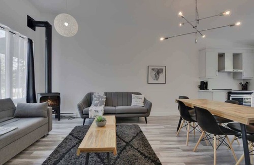 Pont-Rouge Ski Chalet | Agora Duo Portneuf - 2 Family Units - 2 Spas