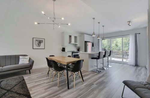 Pont-Rouge Ski Chalet | Agora Duo Portneuf - 2 Family Units - 2 Spas