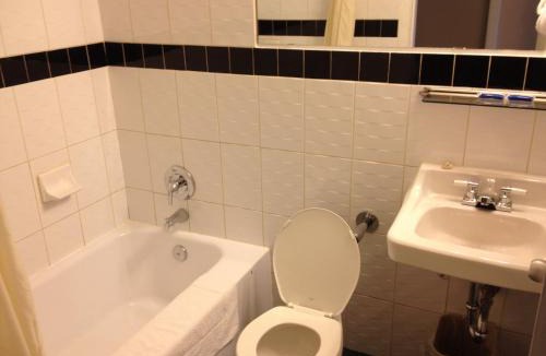 Winnipeg Hotel | Airport Motor Inn