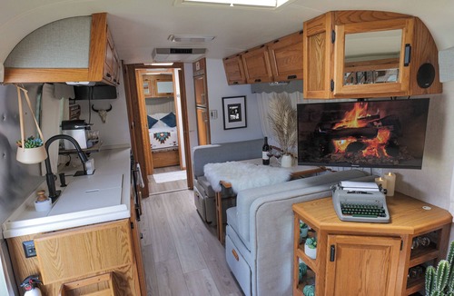 Langley House | Airstream W/Sauna, Hot Tub, BBQ&Bliss.