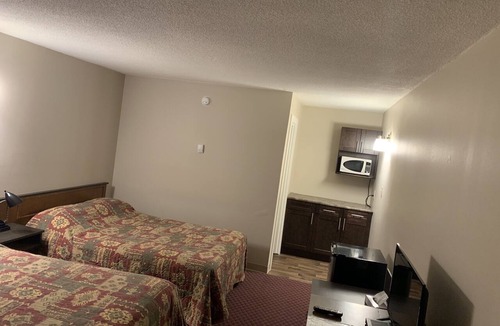 Cold Lake Hotel | Airways Motel