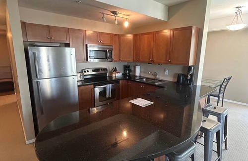 Quail Ridge Apartment | Airy Condo With Pool and Hot Tub - 2421