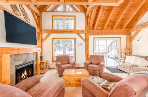Big White Ski Resort Ski Chalet | Alpine Timber Luxury Chalet w/Hot Tub
