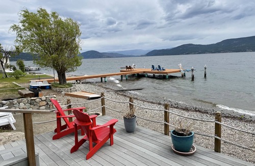 Central Okanagan House | Amazing private lakeside home with beach and private dock