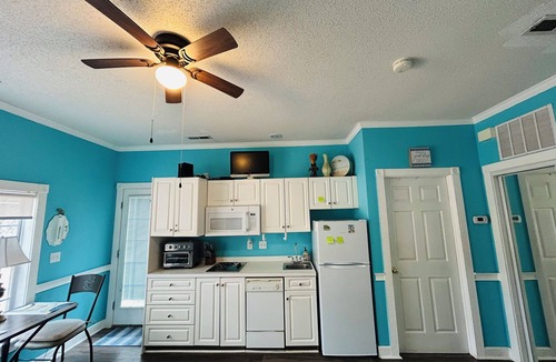 Arcadian Shores Condo | Amazing Studio, 5 minutes to the Private Beach.