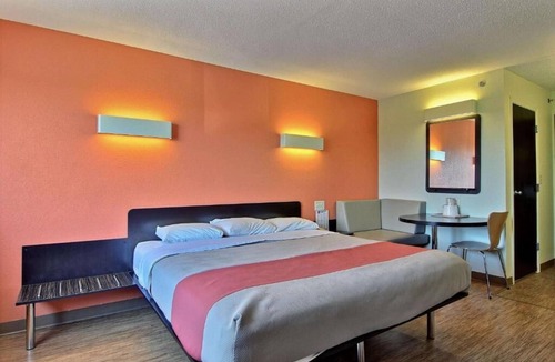Gilman Hotel | Ameri Vu Inn