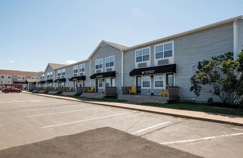 Moncton Hotel | Amsterdam Inn & Suites, an Ascend Collection Hotel