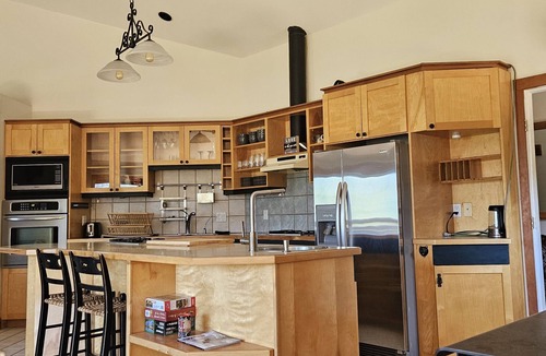 D'Arcy House | anderson lake view home - stunning views