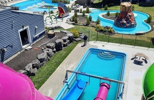 Beaupre Condo | Anglais 2BR Condo MSA - Pool & Spas