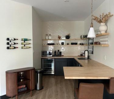 Moncton Bed & Breakfast | Antler's Executive Suite- Moncton Downtown