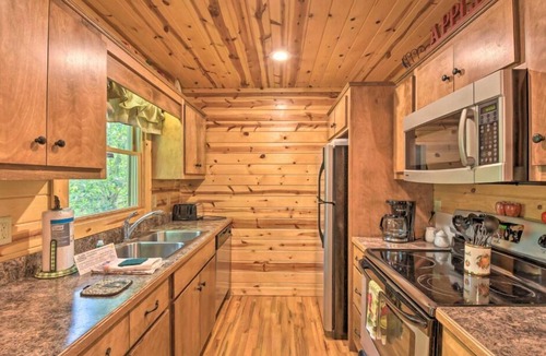 Helen Cabin | Apple Dumpling near Helen, Wineries & Hiking