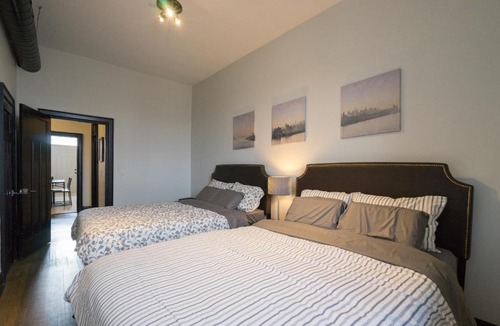Fashion District Apartment | Applewood Suites - Queen West Loft