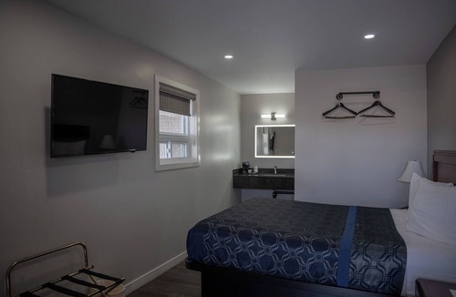 Balderson Hotel | Aquarius Motel