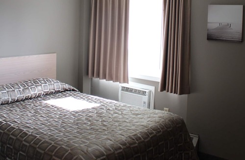 Kindersley Hotel | Arbour Ridge Inn & Suites