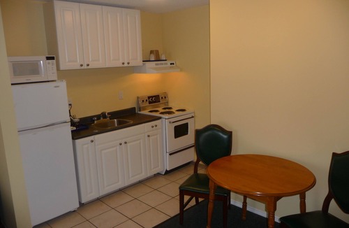 Burnside Hotel | Arbutus Inn