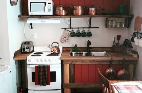 Dease Lake Hotel | Arctic Divide Lodge
