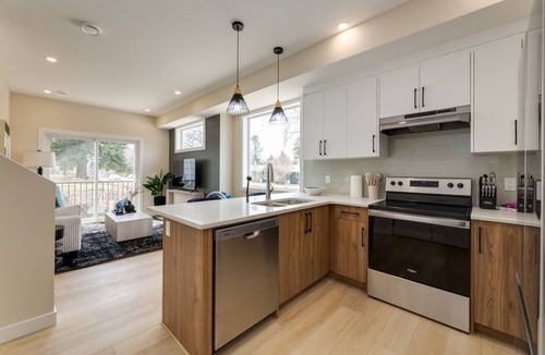Southwest Calgary House | "Aria" NEW 3 Bdrm in Glendale! 10 mins to C-Train!