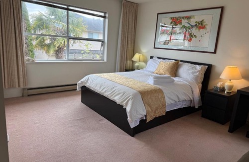 Richmond House | As You Wish Suites & Rooms Near YVR with Parking