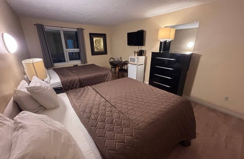 Berry Mills Hotel | Atlantic Motel