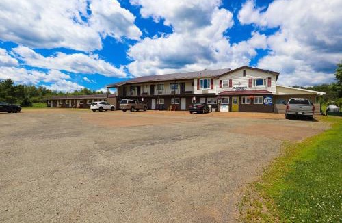 Berry Mills Hotel | Atlantic Motel