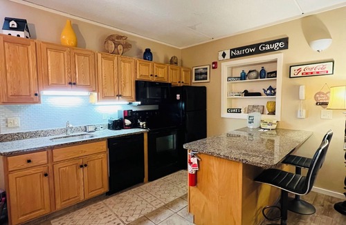 Bartlett Apartment | ATTITASH STUDIO🌟MOUNTAIN VIEW🌟STORYLAND🌟 POOLS🌟 NEWLY REMODELED