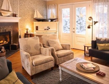 Saint-Joseph-de-la-Rive Hotel | Auberge Beausejour