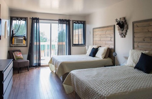 Lac-Bouchette Cabin | Auberge Eva