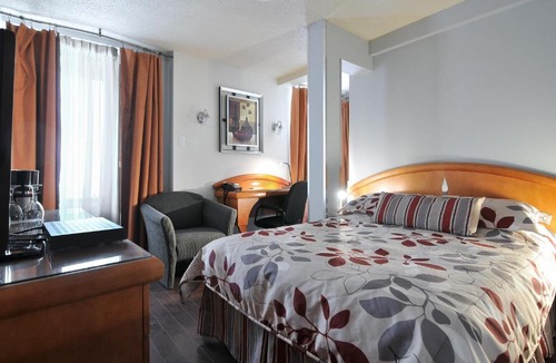 Gay Village Hotel | Auberge Le Pomerol