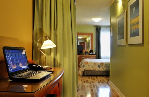 Gay Village Hotel | Auberge Le Pomerol