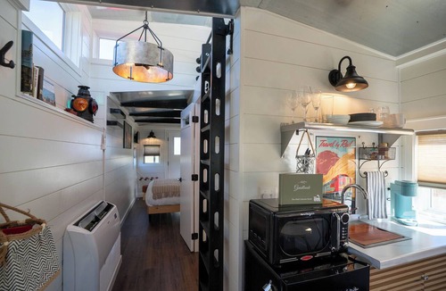 Fredericktown Cabin | Authentic Train Caboose with Loft & Firepit Near Elephant Rocks